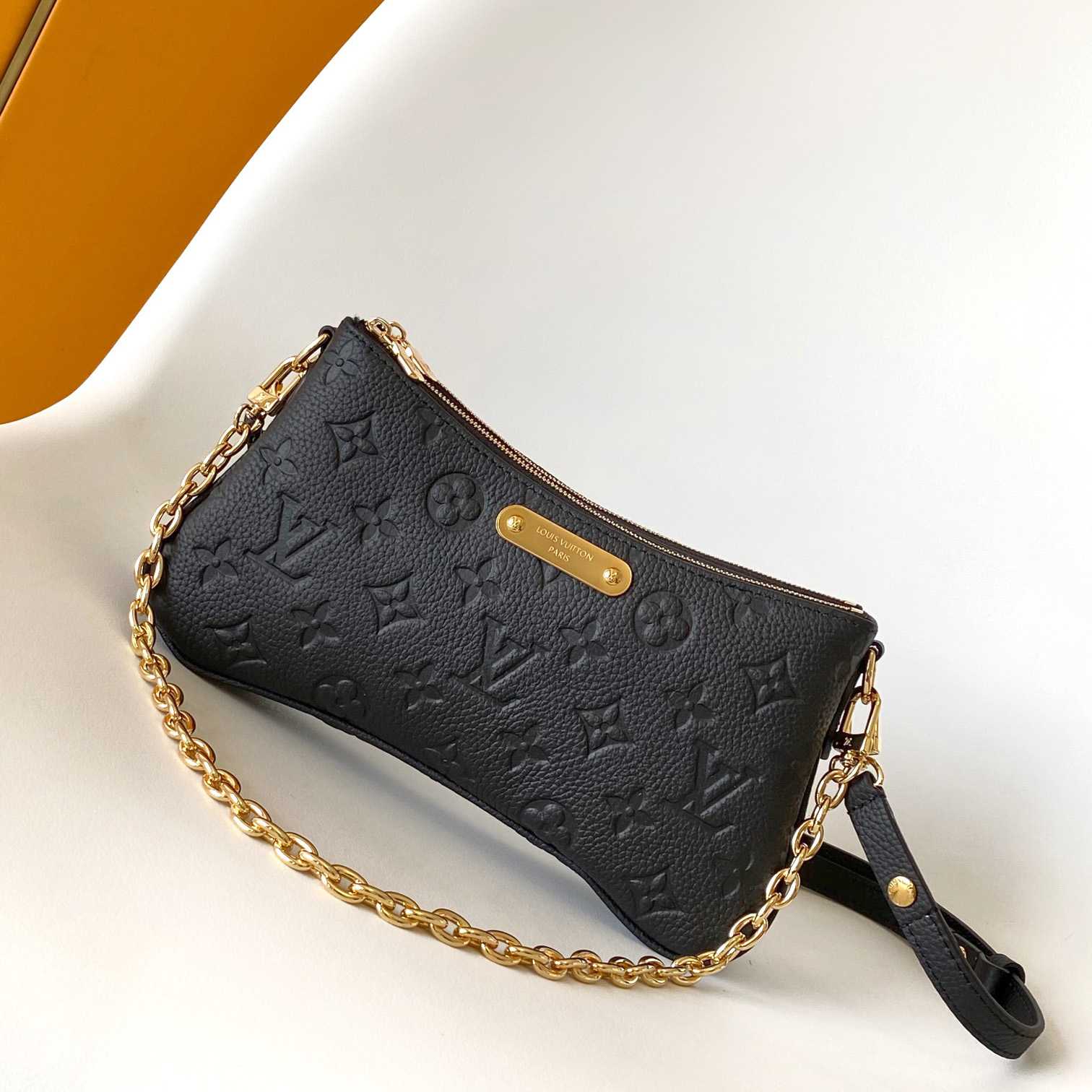 Louis Vuitton Liv Pochette  M83301 - DopestKickz