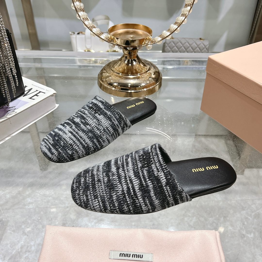 Miu Miu Wool slippers - DopestKickz
