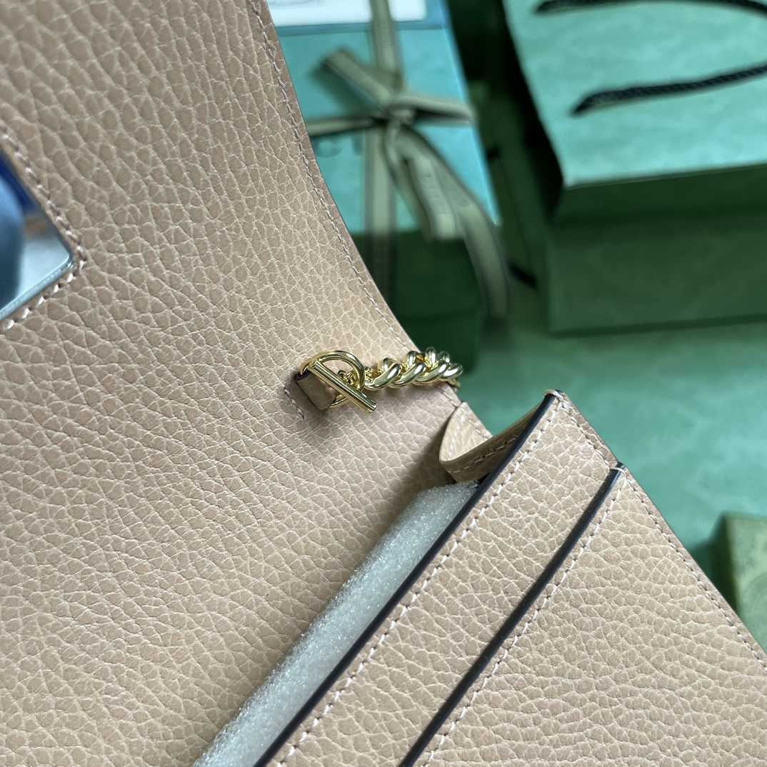 Gucci GGG Marmont Mini Chain Wallet - DopestKickz