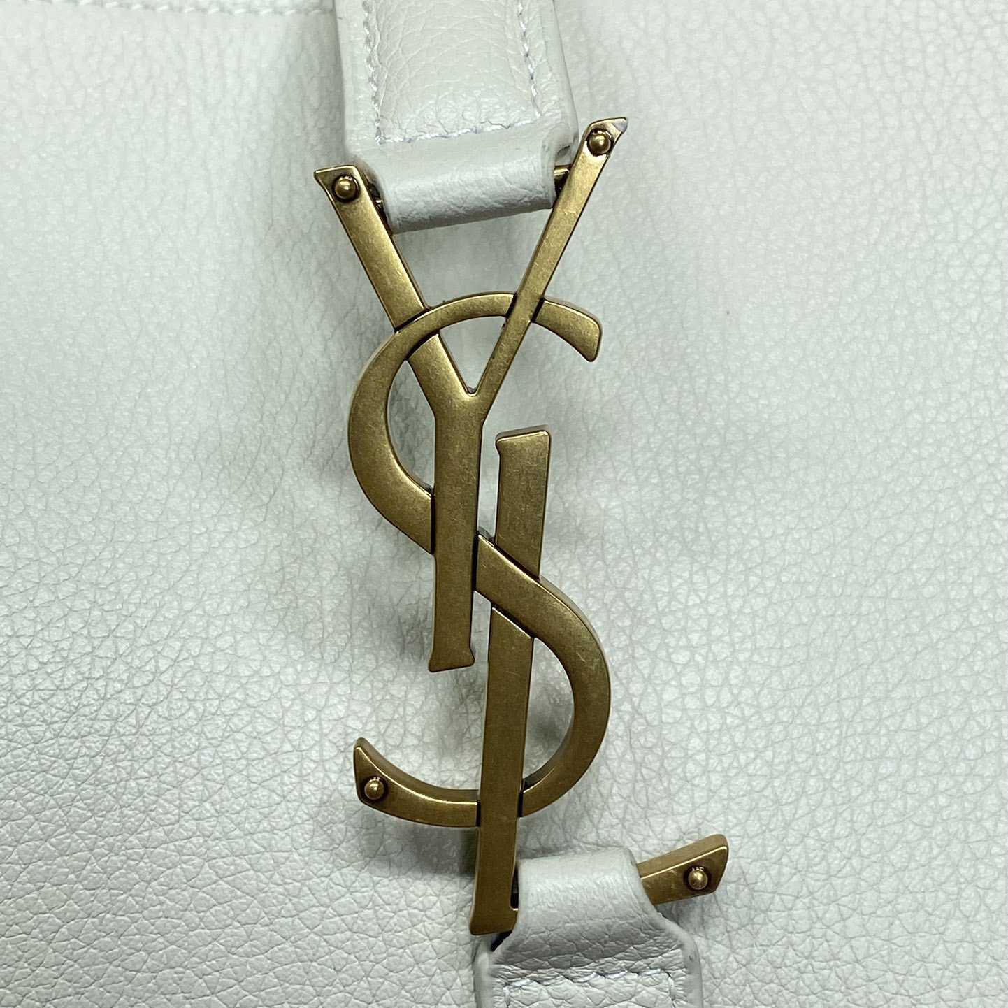 Saint Laurent Le 5 À 7 Bea In Grained Leather - DopestKickz