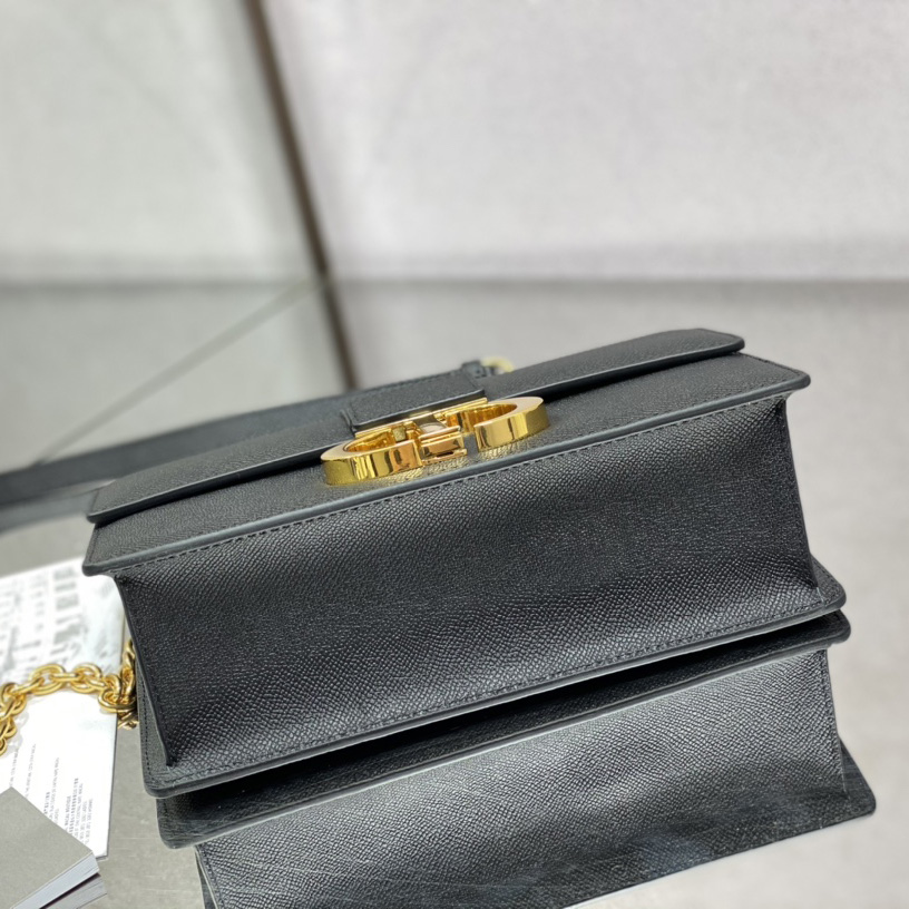 Dior Montaigne Bag With Chain  (25*7*15cm) - DopestKickz