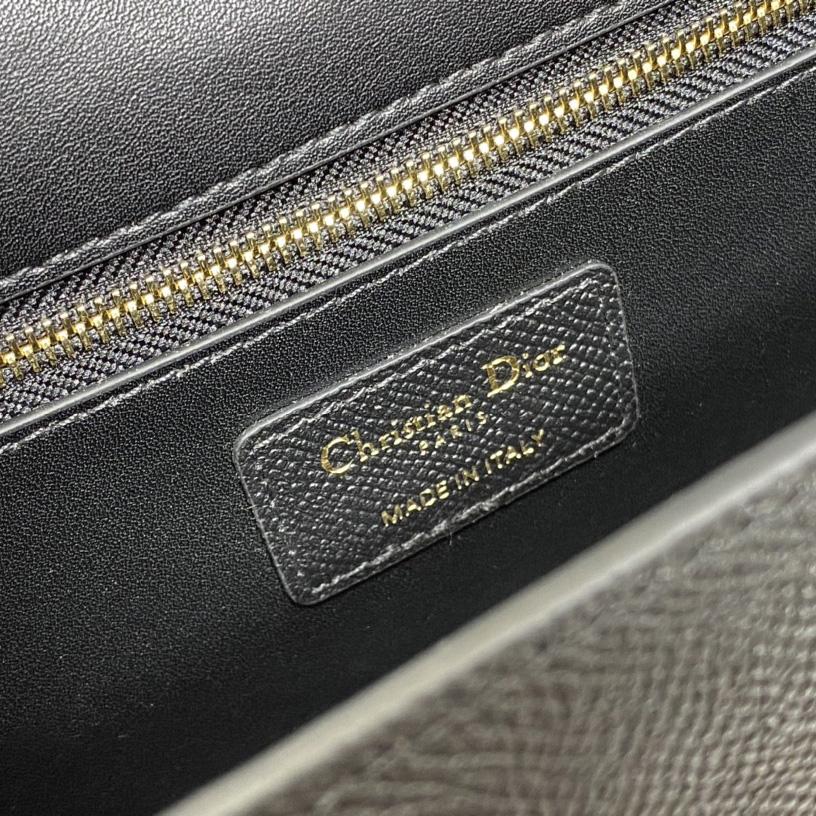 Dior Montaigne Bag With Chain  (25*7*15cm) - DopestKickz