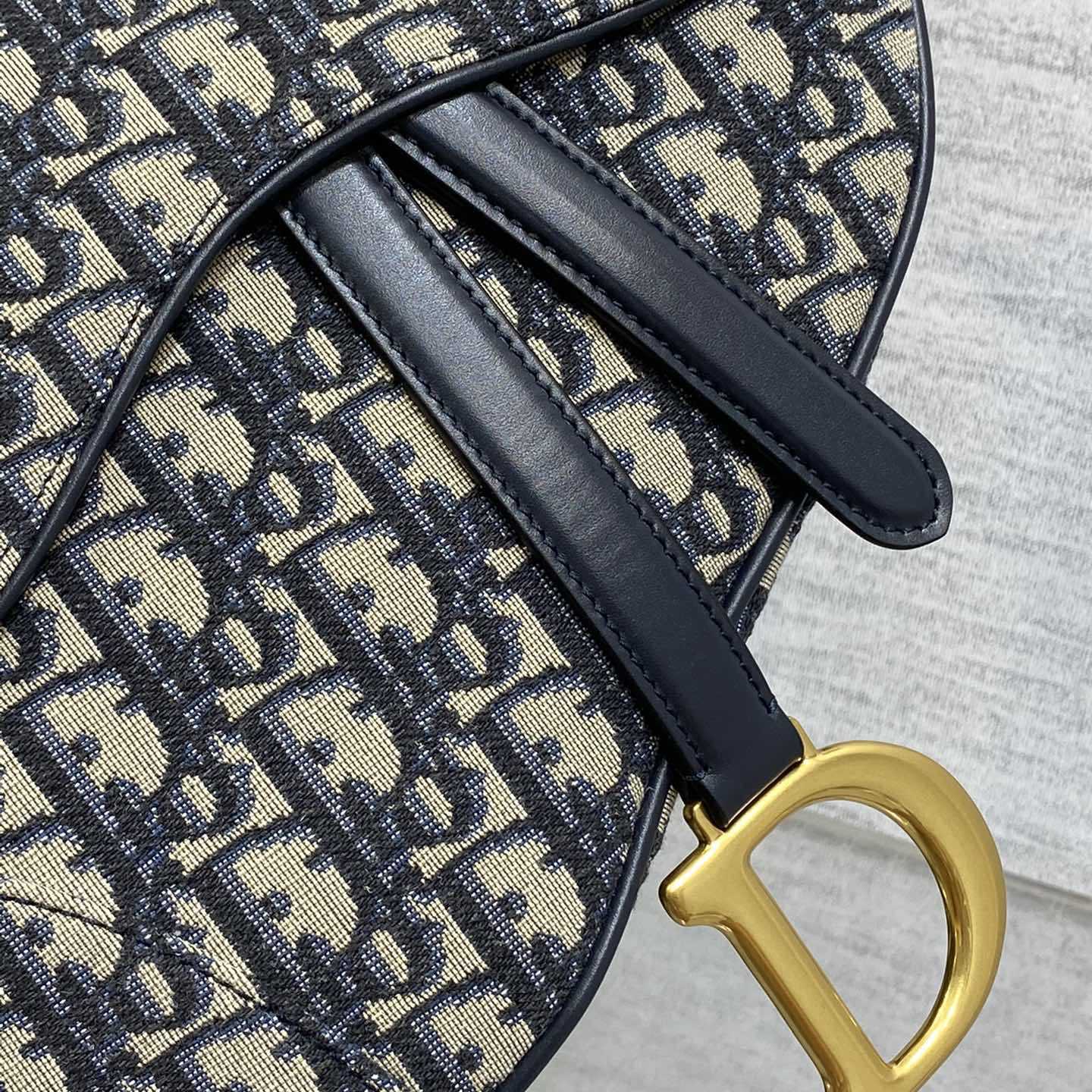 Dior Saddle Bag    24×6×18cm - DopestKickz