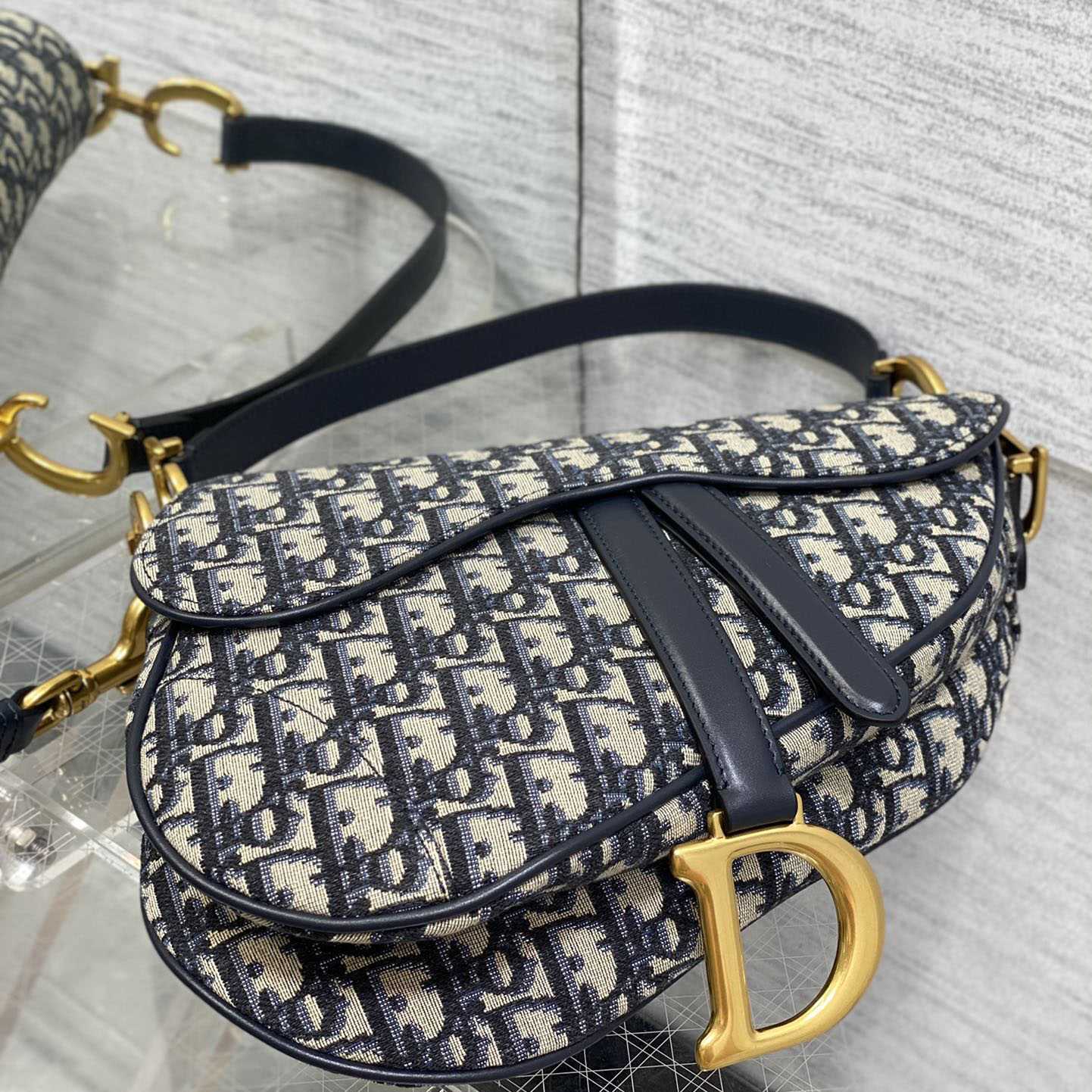 Dior Saddle Bag    24×6×18cm - DopestKickz