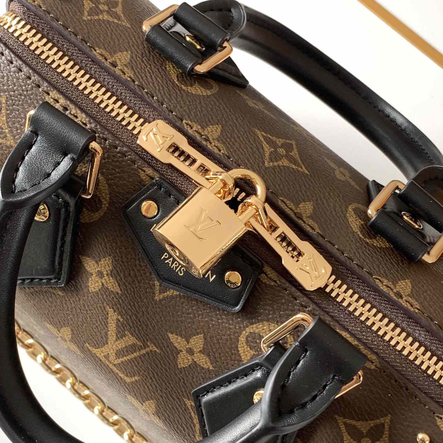 Louis Vuitton Speedy Trunk 20  M13146 - DopestKickz