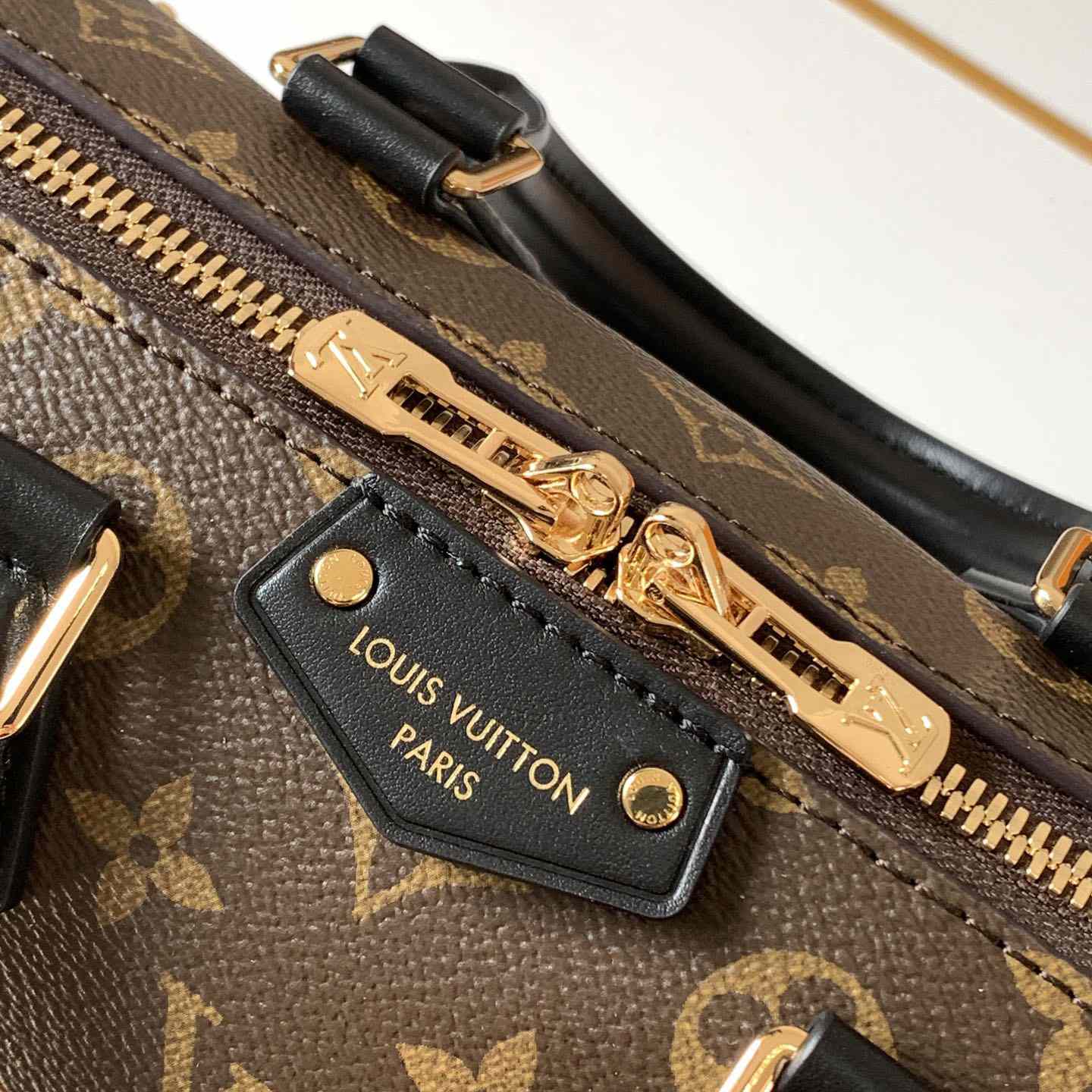 Louis Vuitton Speedy Trunk 20  M13146 - DopestKickz
