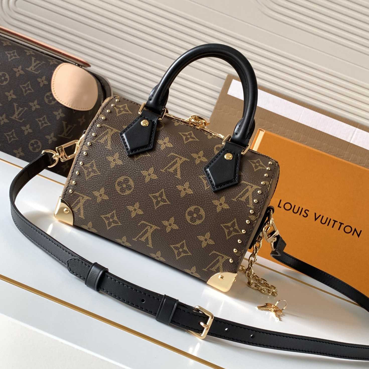 Louis Vuitton Speedy Trunk 20  M13146 - DopestKickz