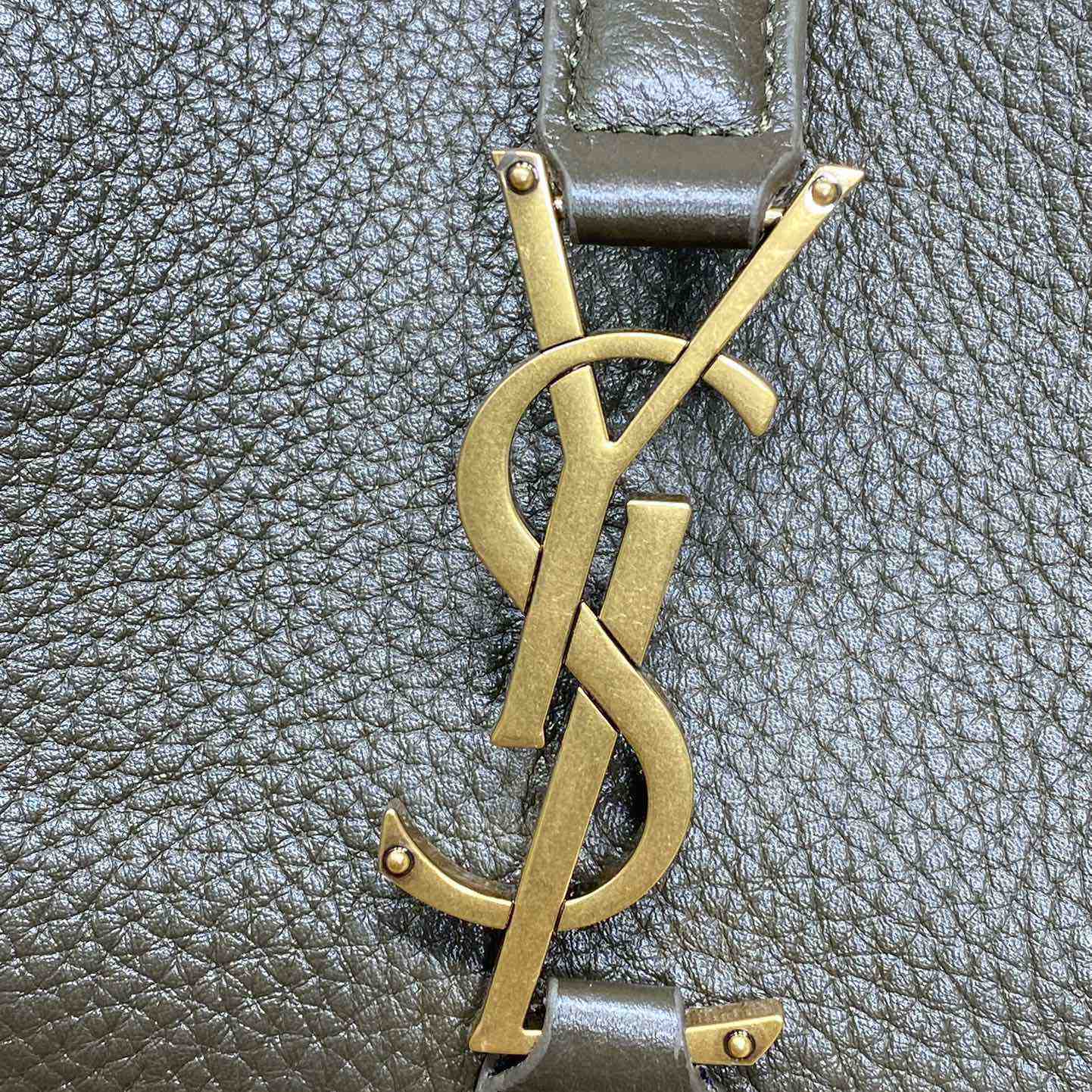 Saint Laurent Le 5 À 7 Bea In Grained Leather - DopestKickz