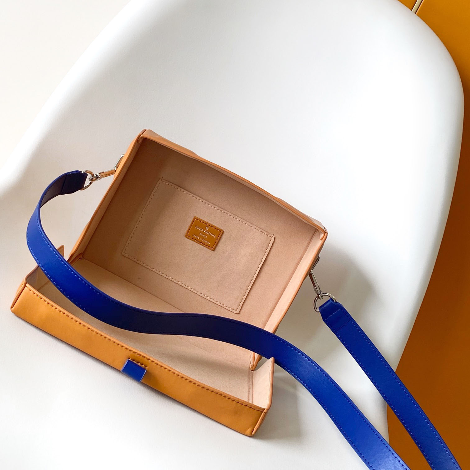 Louis Vuitton Shopper Clutch  M13984 - DopestKickz