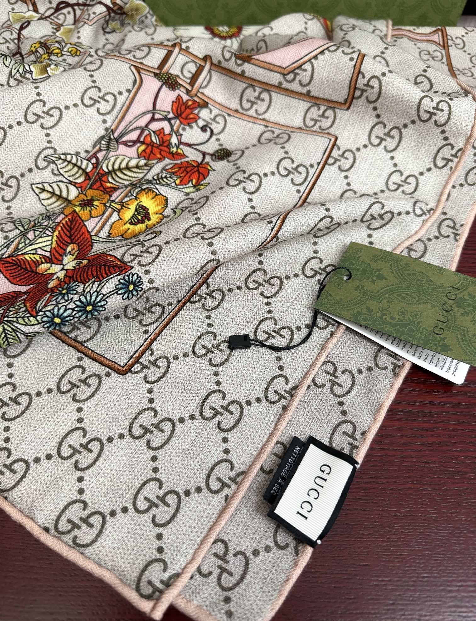 Gucci Scarf    140x140cm - DopestKickz