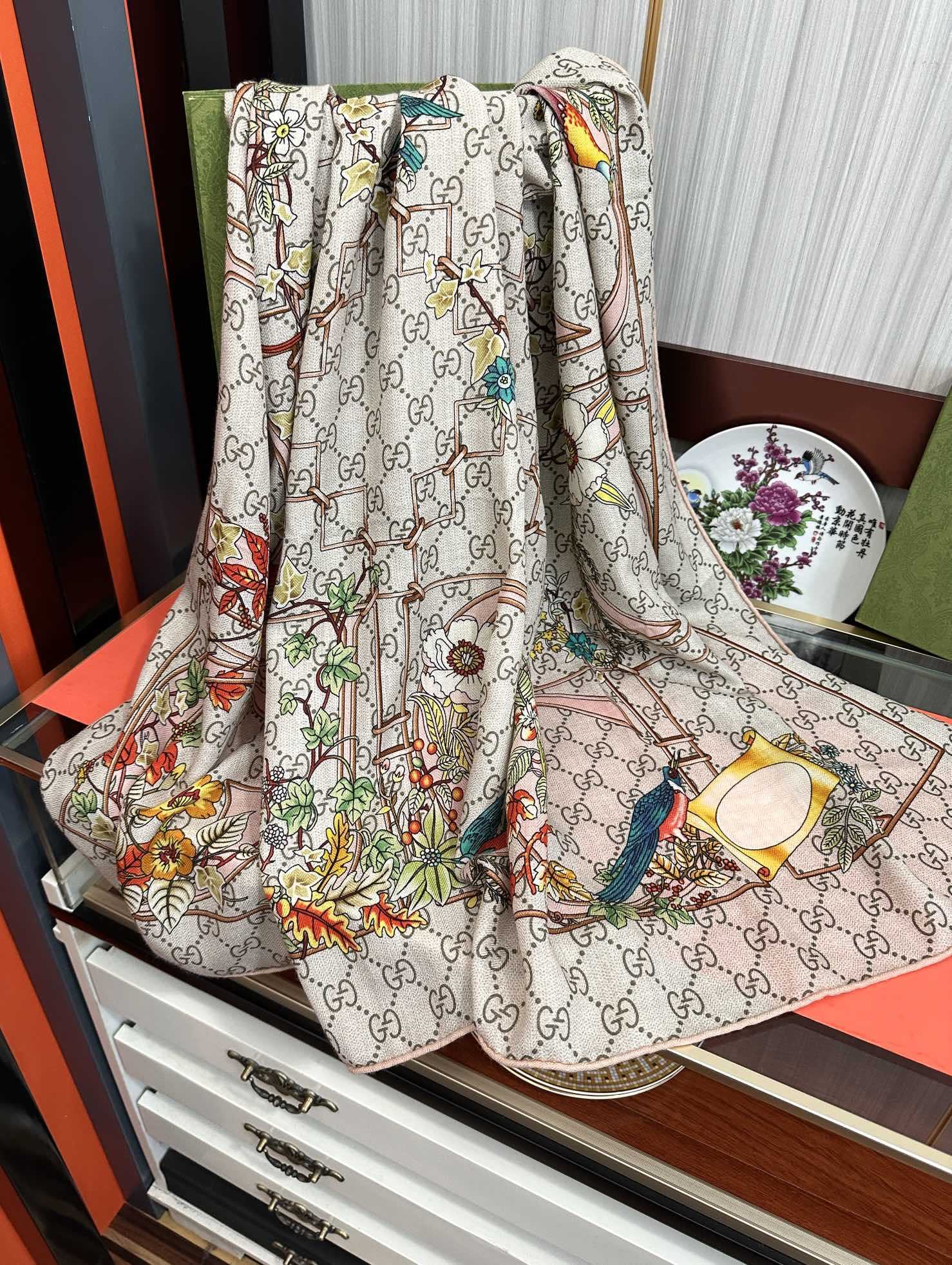 Gucci Scarf    140x140cm - DopestKickz