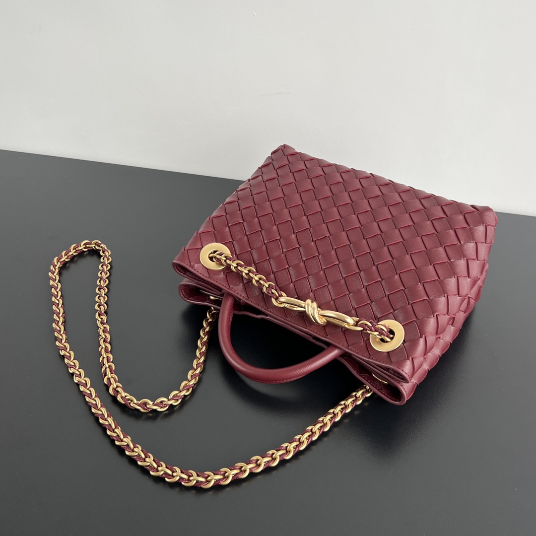 Bottega Veneta Andiamo Chain Leather Shoulder Bag （25x22x10.5cm） - DopestKickz