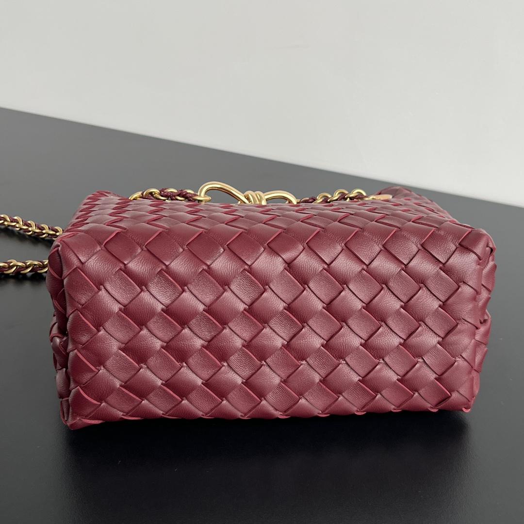 Bottega Veneta Andiamo Chain Leather Shoulder Bag （25x22x10.5cm） - DopestKickz