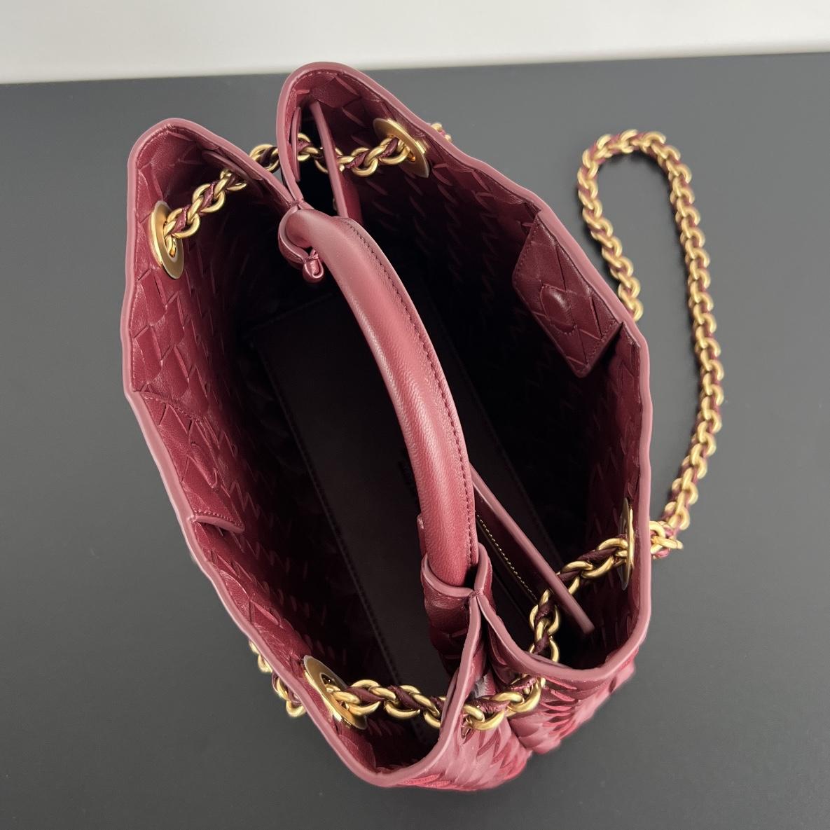 Bottega Veneta Andiamo Chain Leather Shoulder Bag （25x22x10.5cm） - DopestKickz