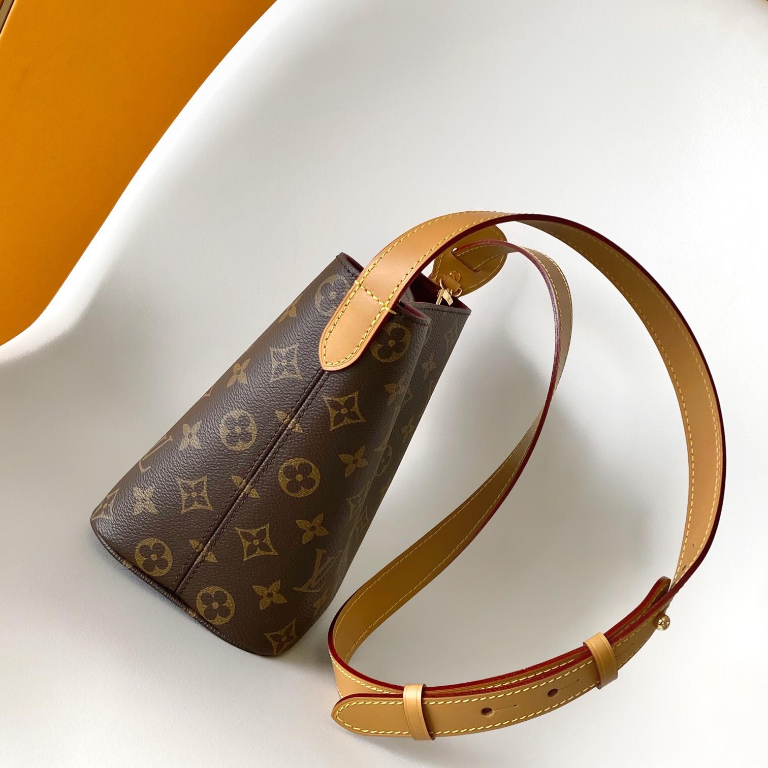 Louis Vuitton All In BB   M12925 - DopestKickz