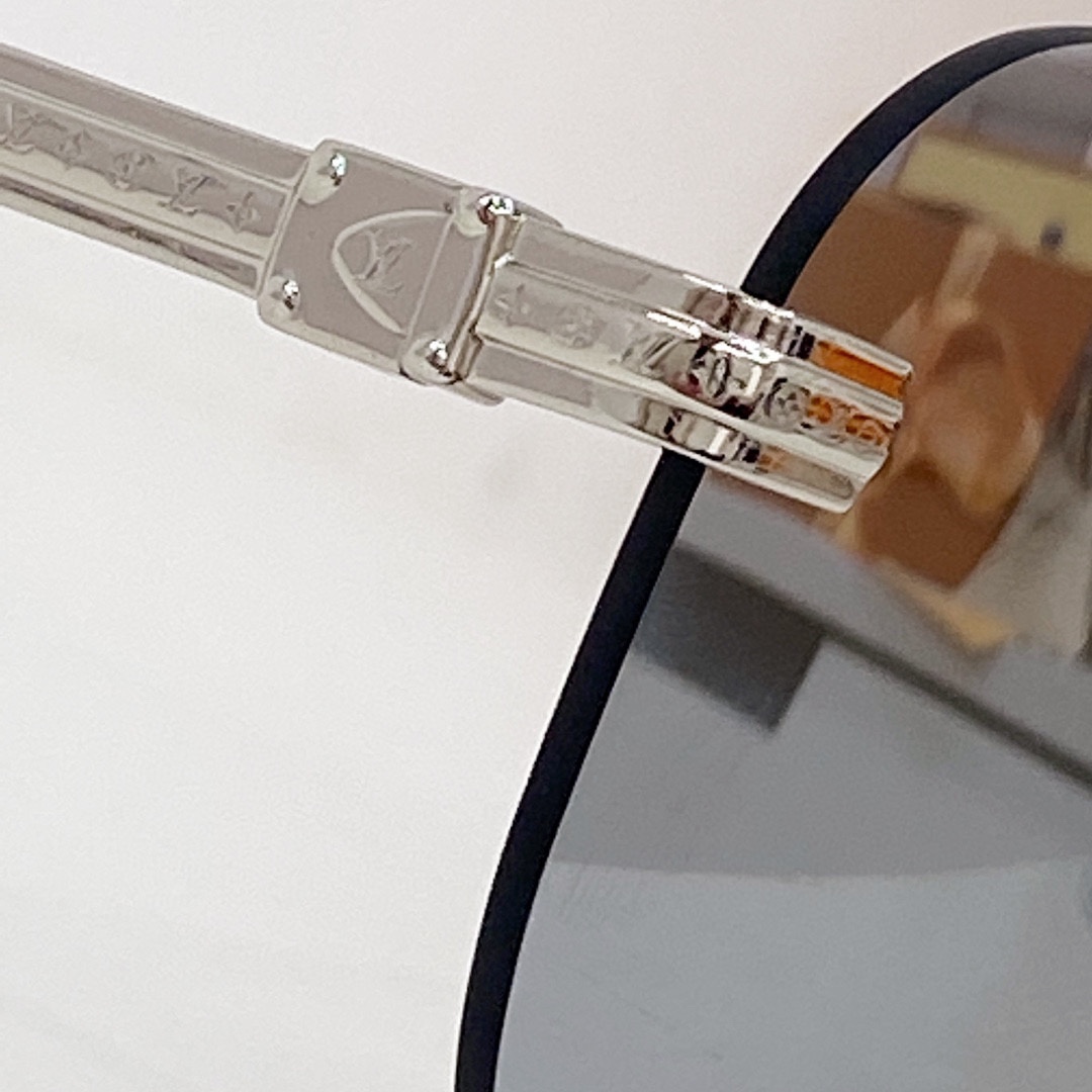 Louis Vuitton LV Ash Sunglasses  Z1262W - DopestKickz