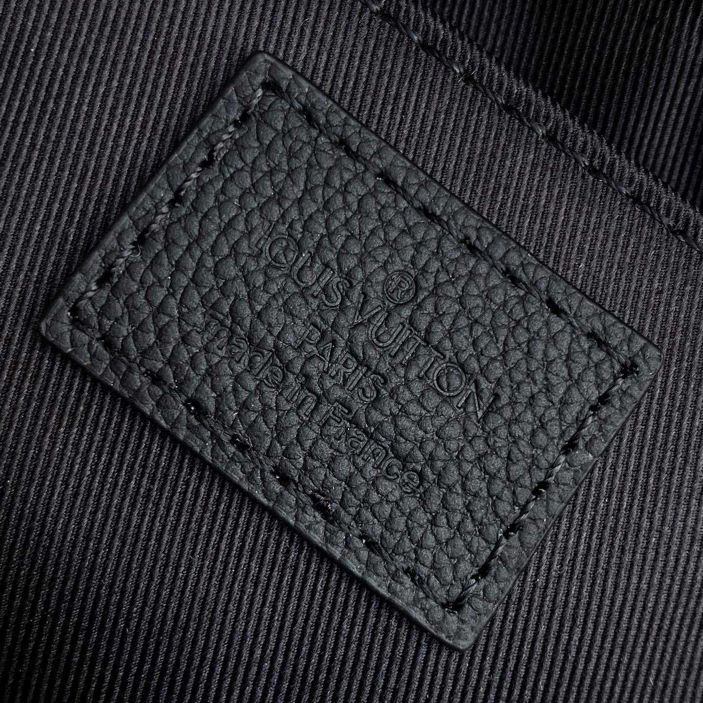 Louis Vuitton Pulse Wearable Wallet  M12636 - DopestKickz