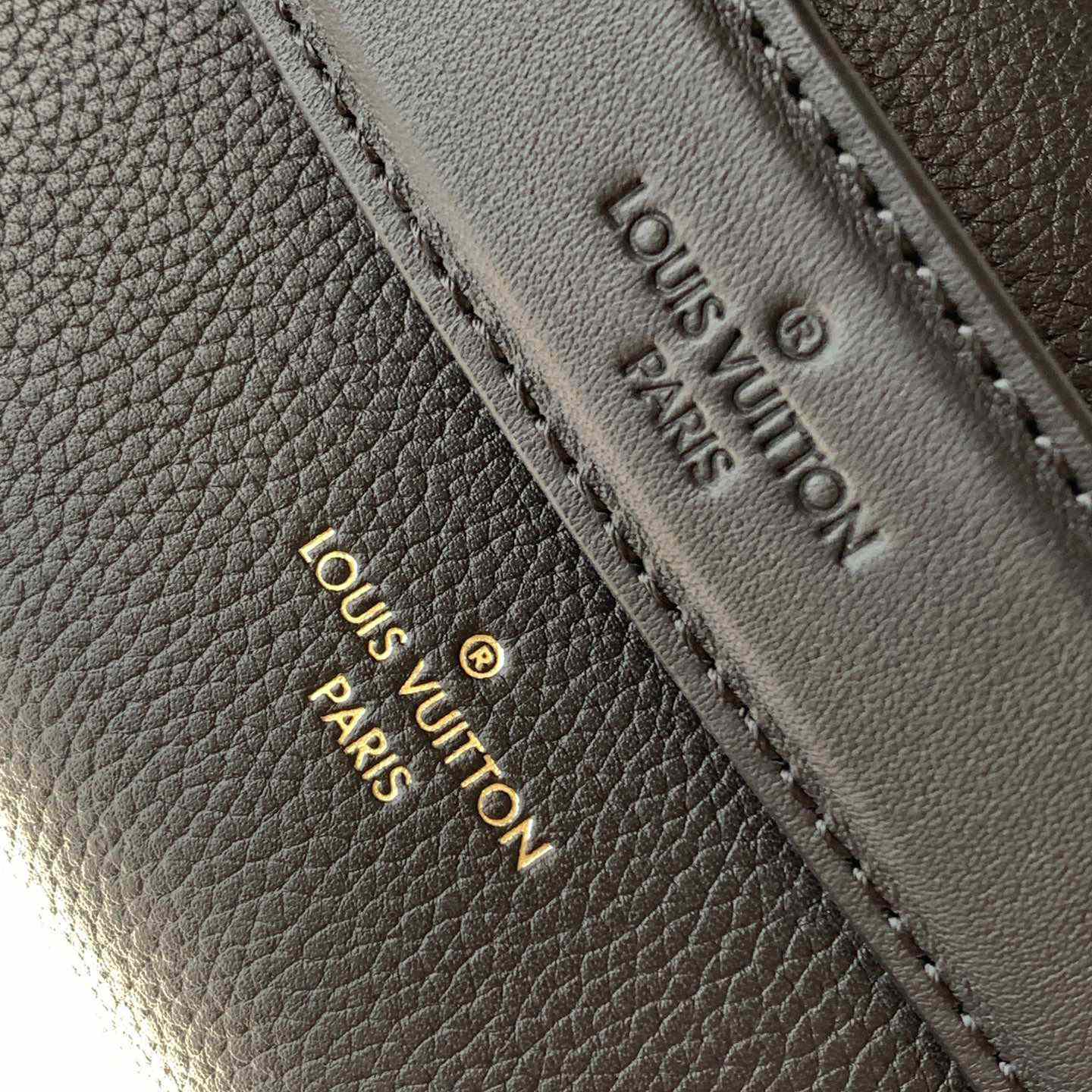 Louis Vuitton Side Trunk MM   M25160 （18 x 12 x 8cm） - DopestKickz