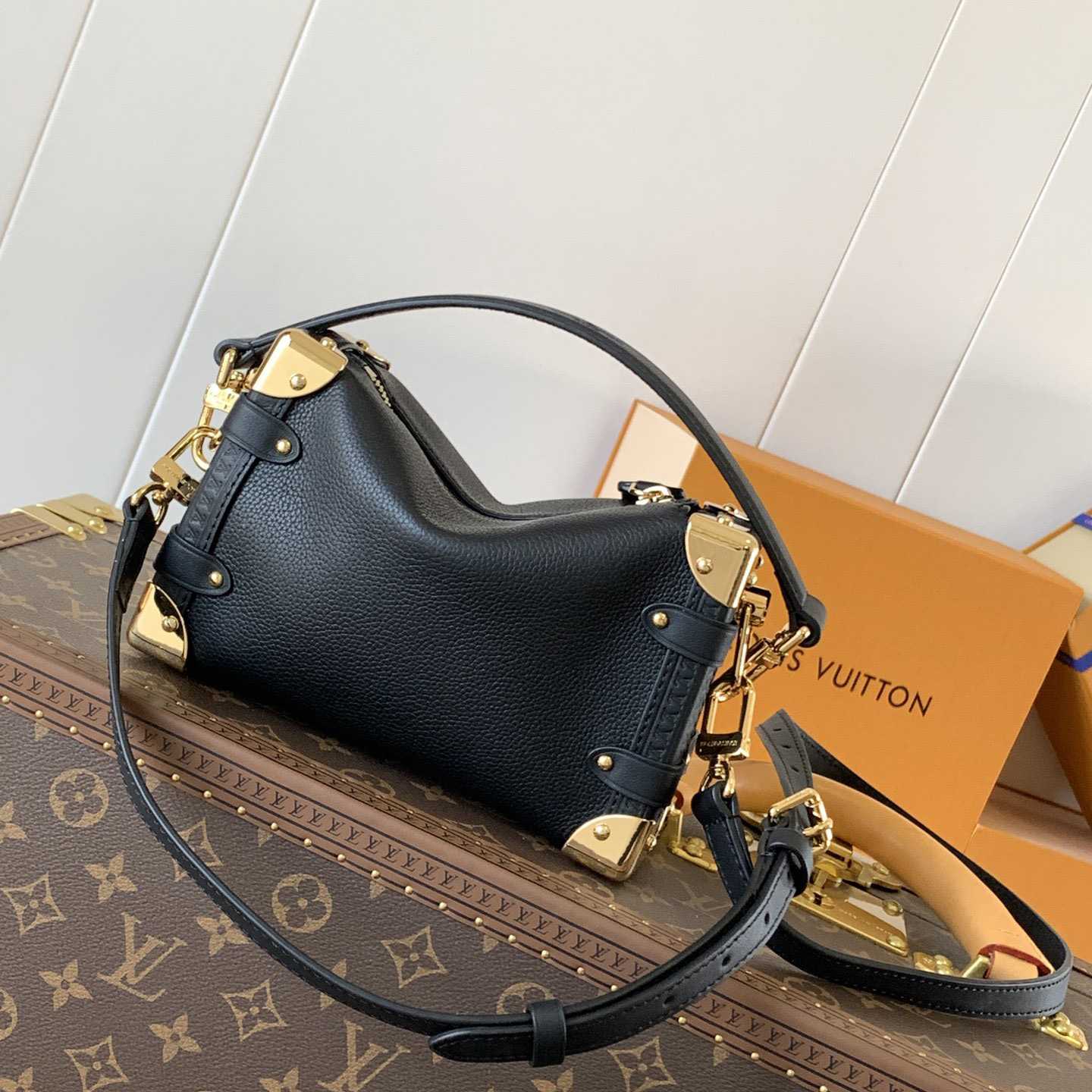 Louis Vuitton Side Trunk MM   M25160 （18 x 12 x 8cm） - DopestKickz