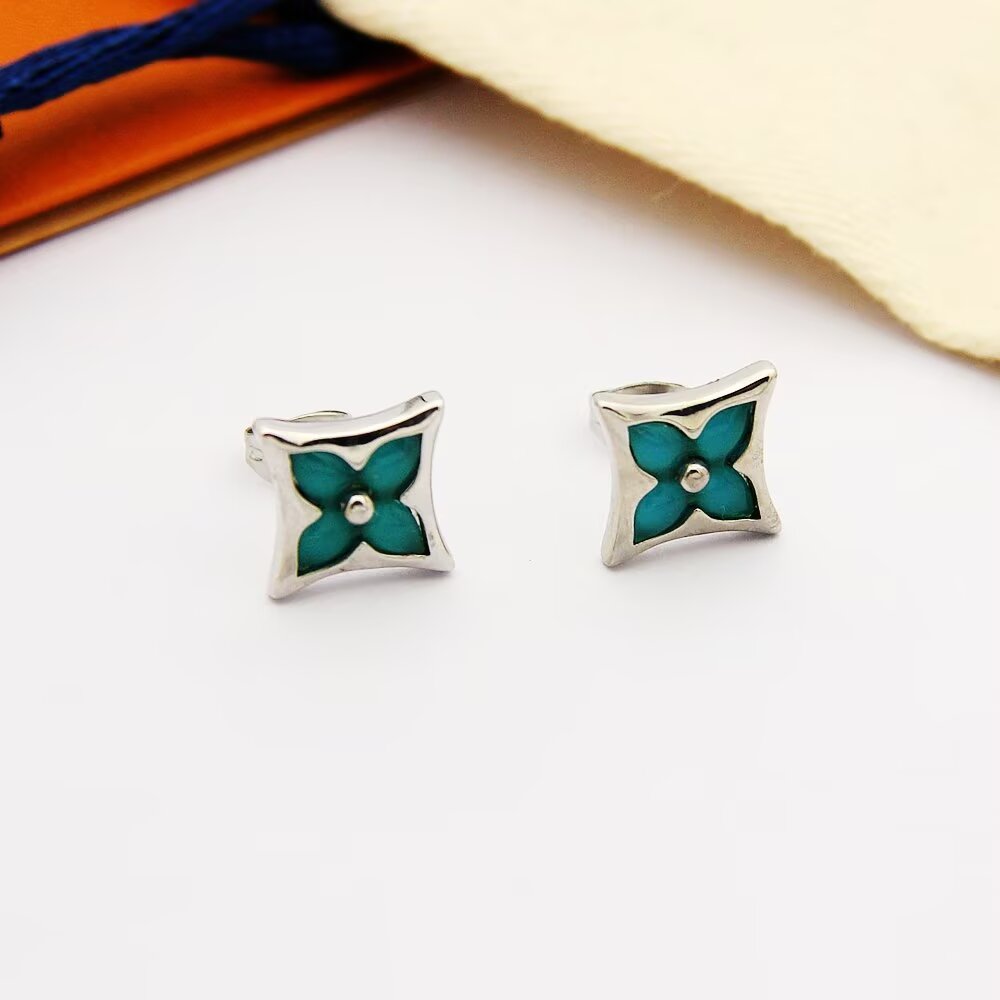Louis Vuitton Earrings - DopestKickz