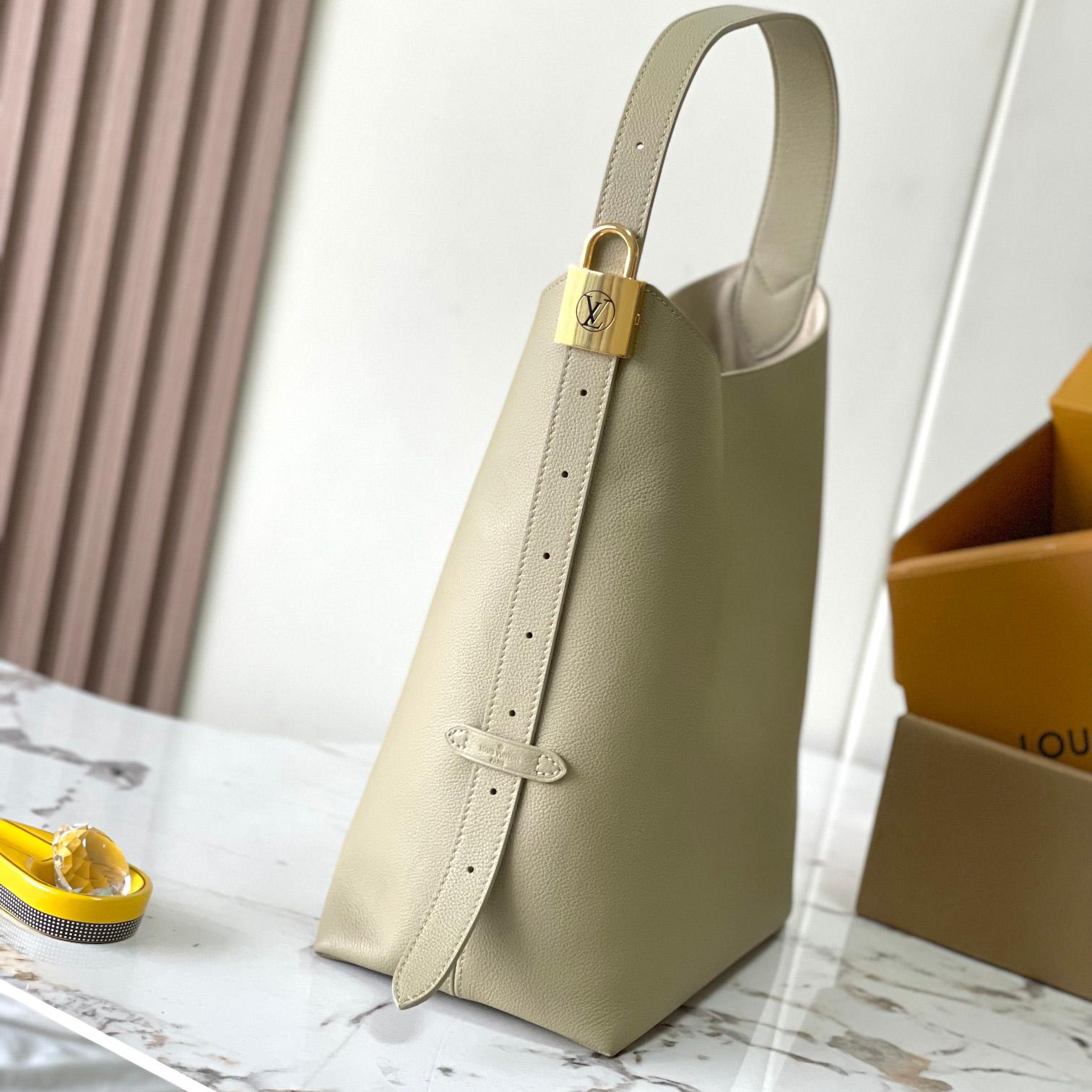 Louis Vuitton Low Key Hobo MM   M24988 - DopestKickz