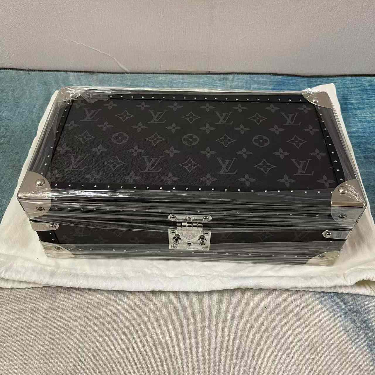 Louis Vuitton 8 Slot Watch Case     34-18-11cm - DopestKickz