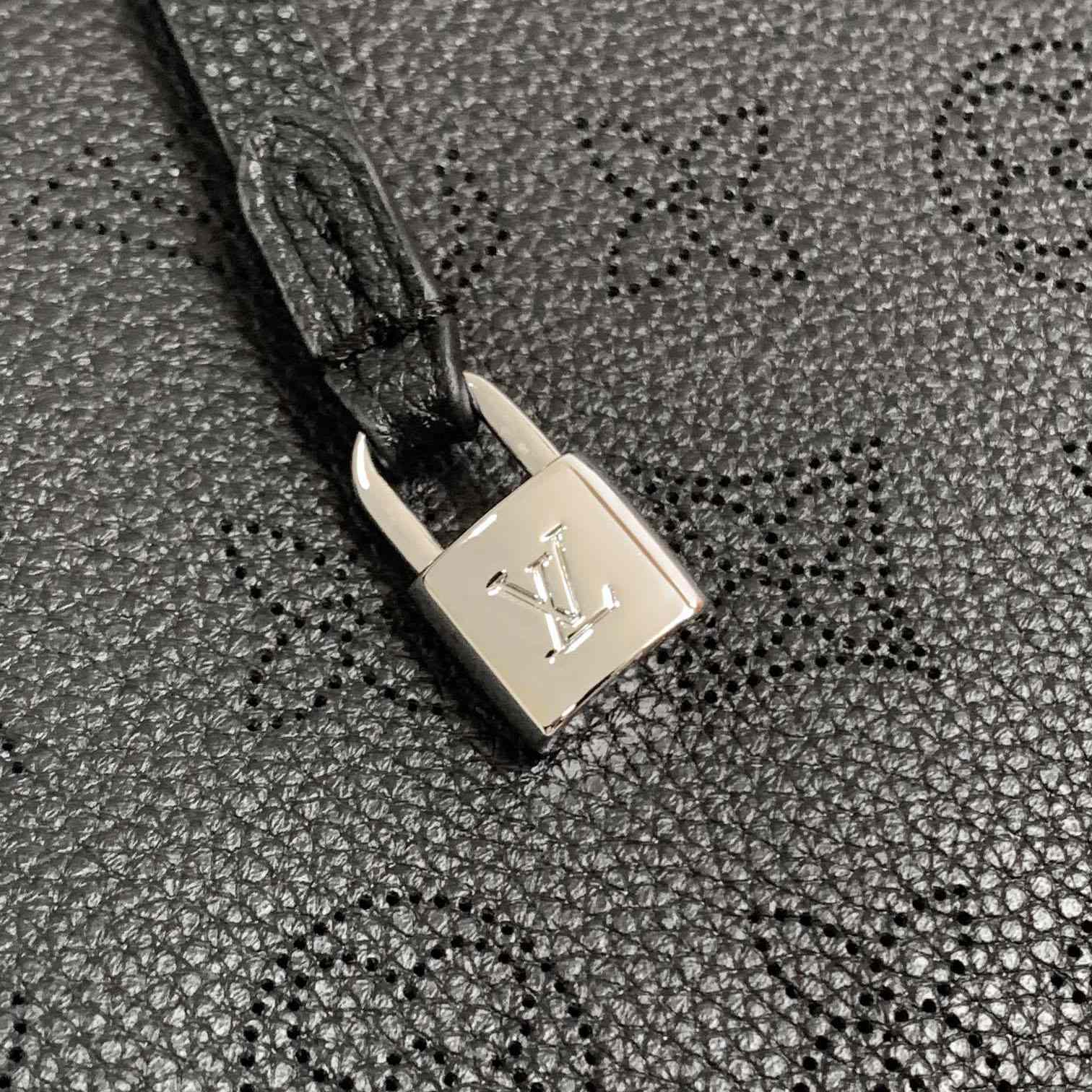 Louis Vuitton Flore  M12139 - DopestKickz