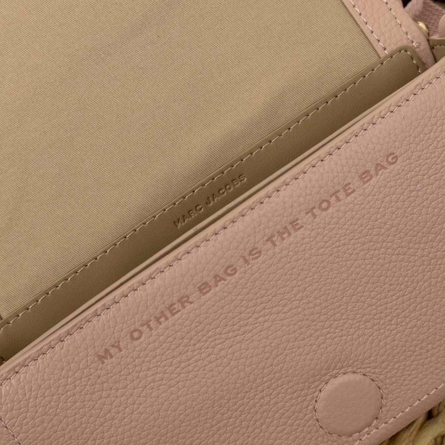 Marc Jacobs The Leather Mini Bag  （20*5*12cm） - DopestKickz