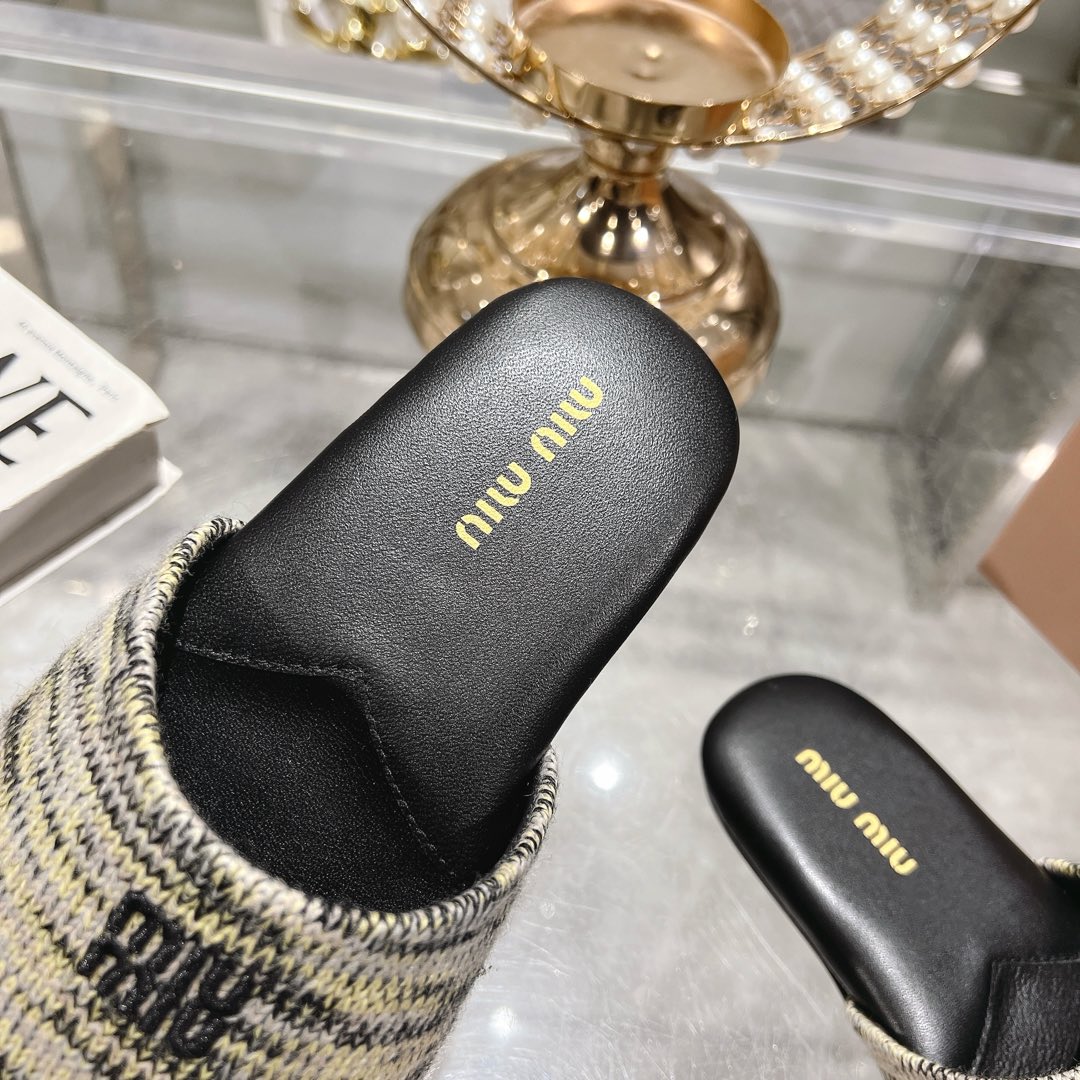Miu Miu Wool slippers - DopestKickz