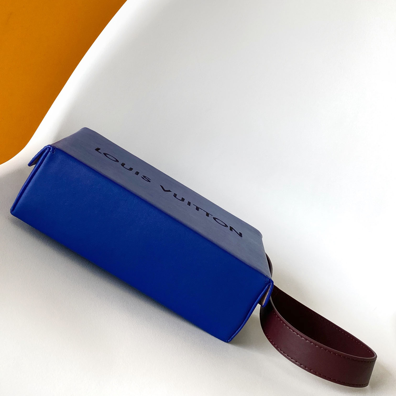 Louis Vuitton Shopper Clutch  M14028 - DopestKickz