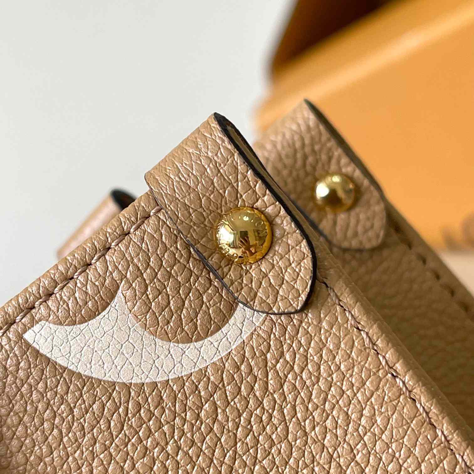 Louis Vuitton OnTheGo PM  M12513 - DopestKickz