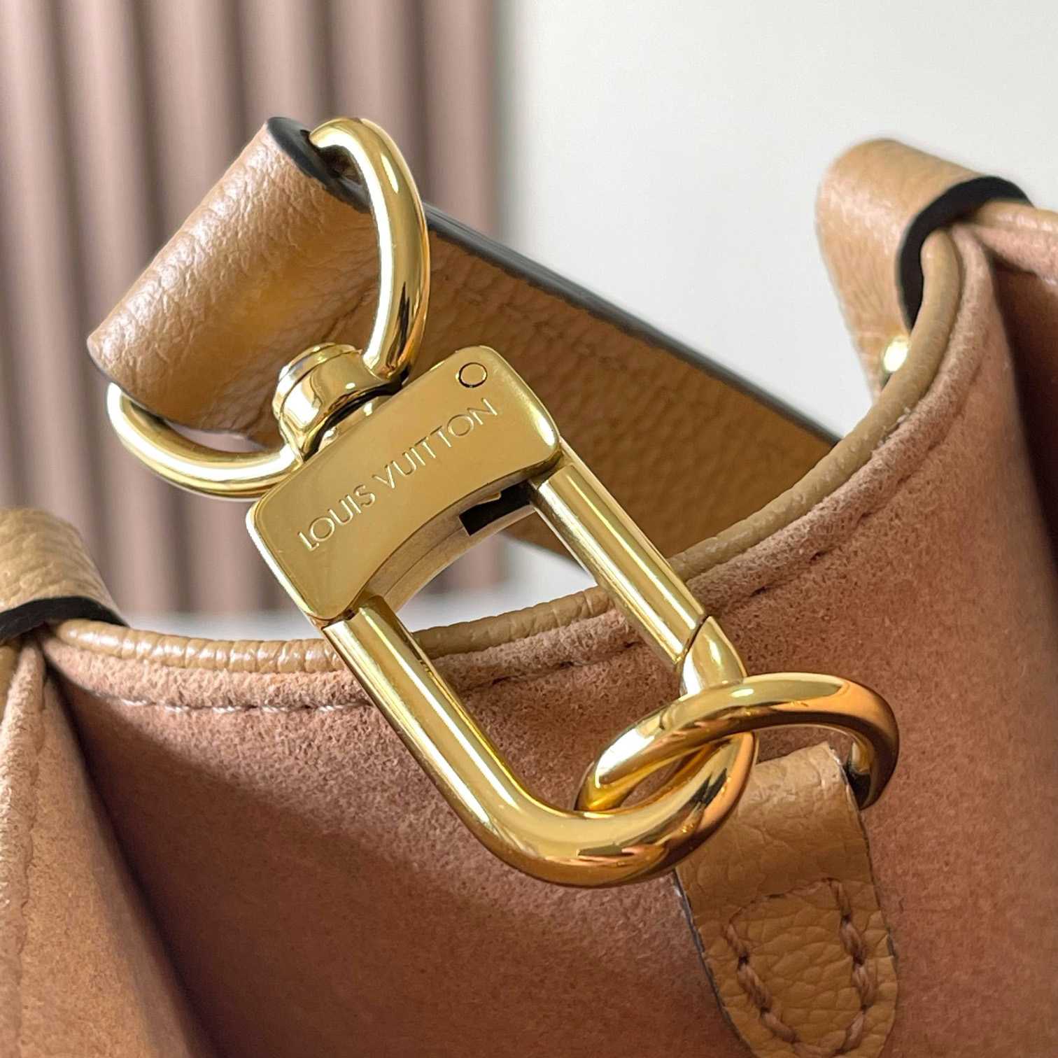 Louis Vuitton OnTheGo PM  M12513 - DopestKickz