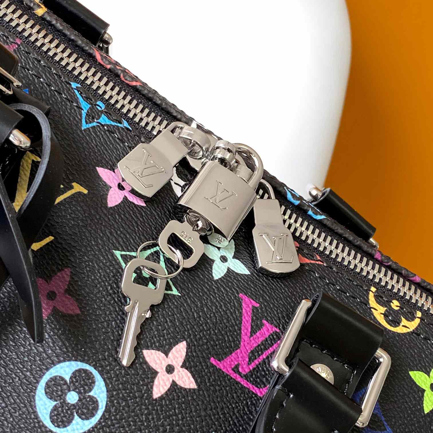 Louis Vuitton LV x TM Keepall Bandoulière 50  M13745 - DopestKickz