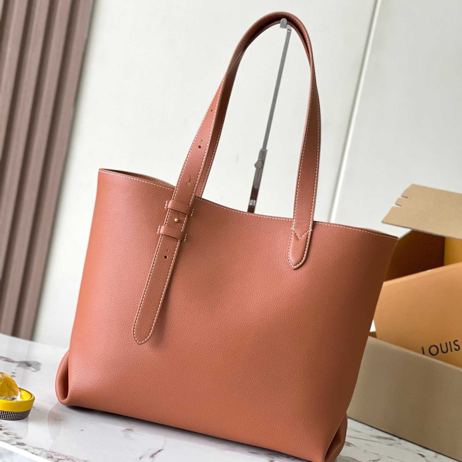 Louis Vuitton Low Key Cabas MM  M25342 - DopestKickz