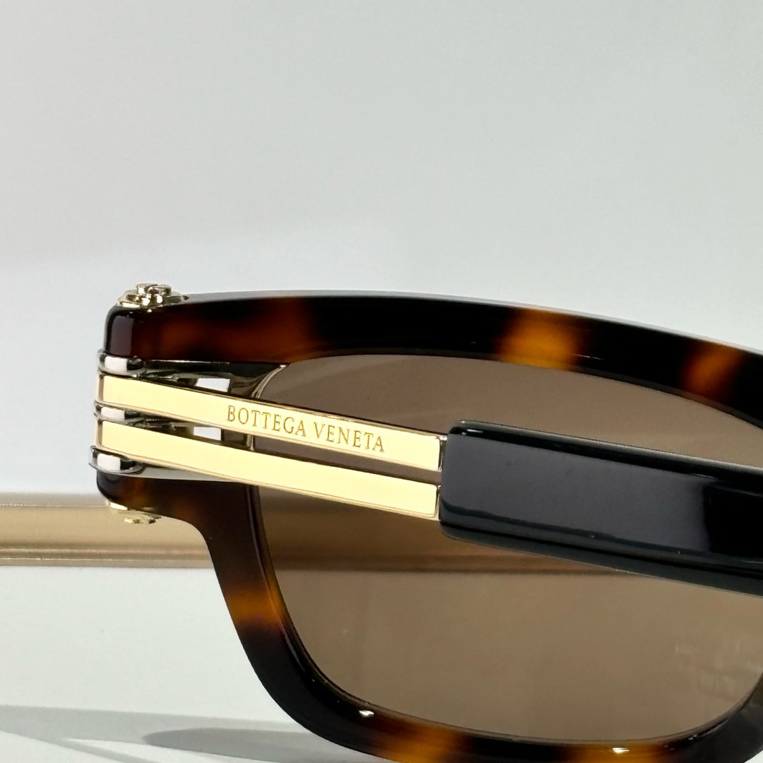 Bottega Veneta Bolt Squared Sunglasses - DopestKickz