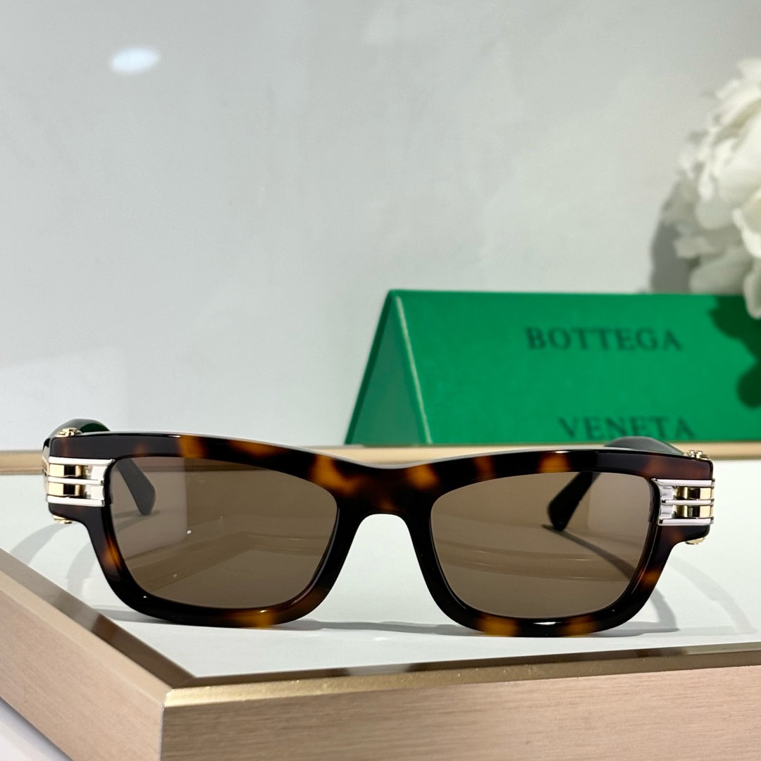 Bottega Veneta Bolt Squared Sunglasses - DopestKickz