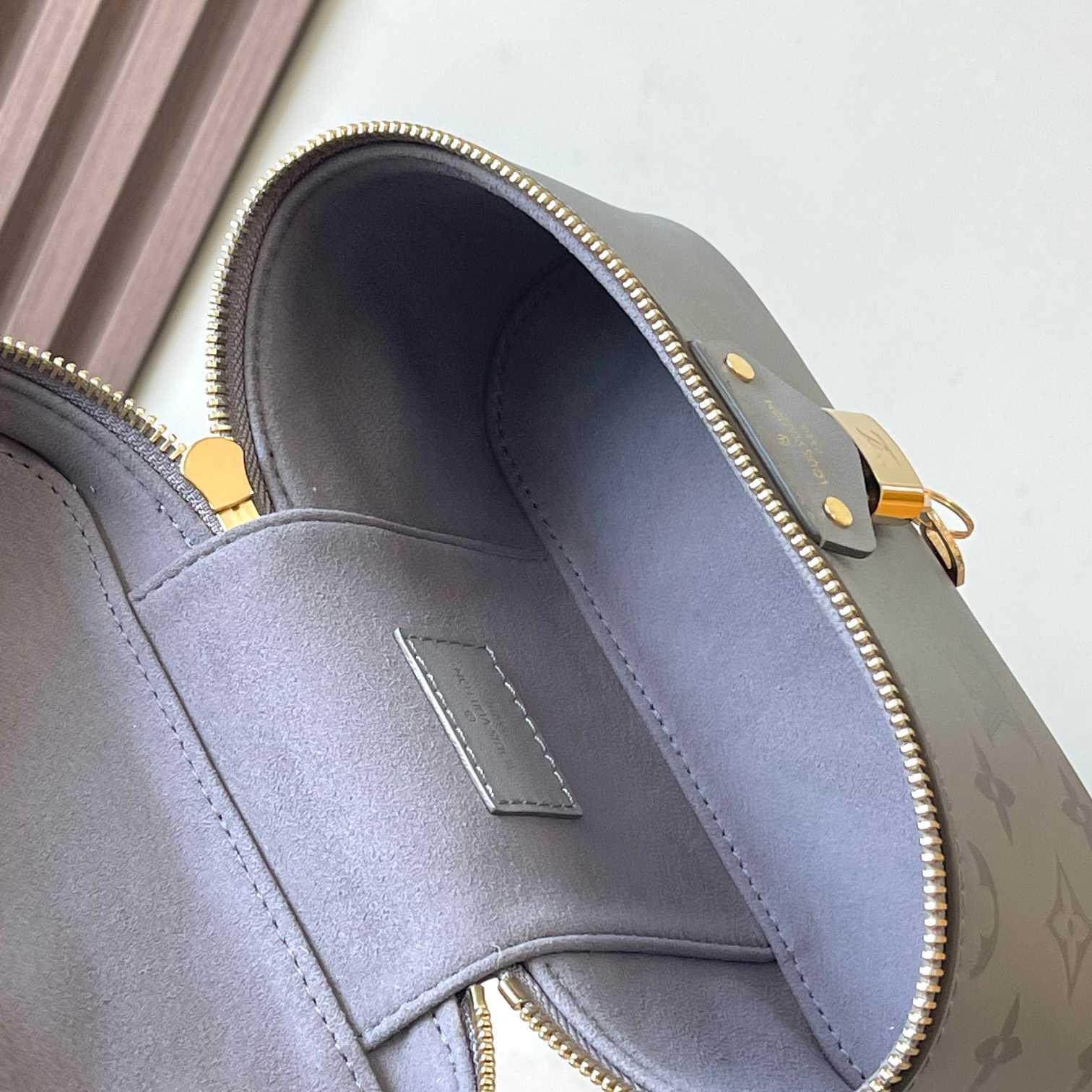 Louis Vuitton Vanity Chain Pouch    M12427 - DopestKickz