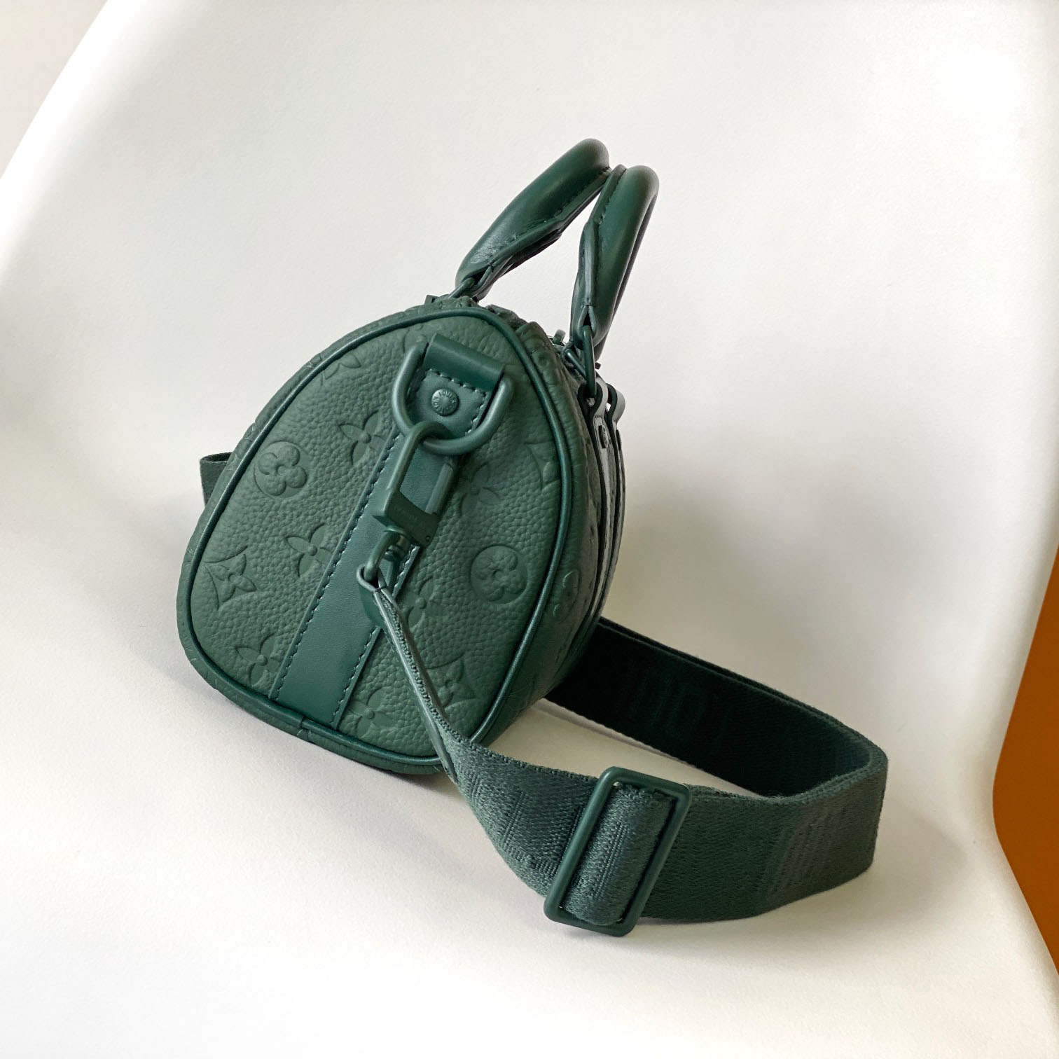 Louis Vuitton Keepall Bandoulière 25  M24432 - DopestKickz