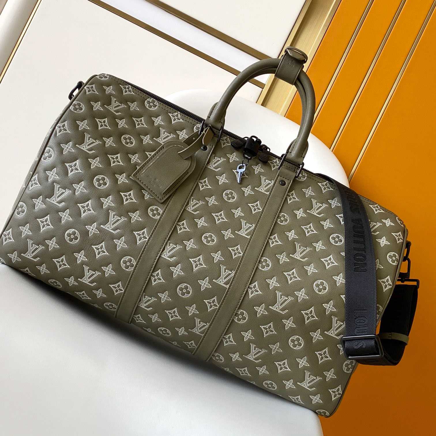 Louis Vuitton Keepall Bandoulière 50  M12504 - DopestKickz