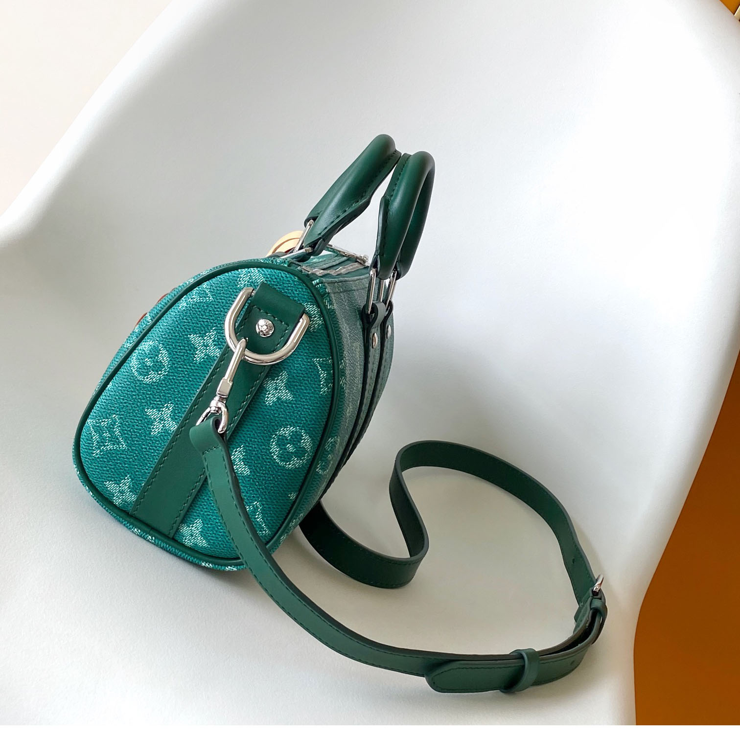 Louis Vuitton Keepall Bandoulière 25  M12684 - DopestKickz