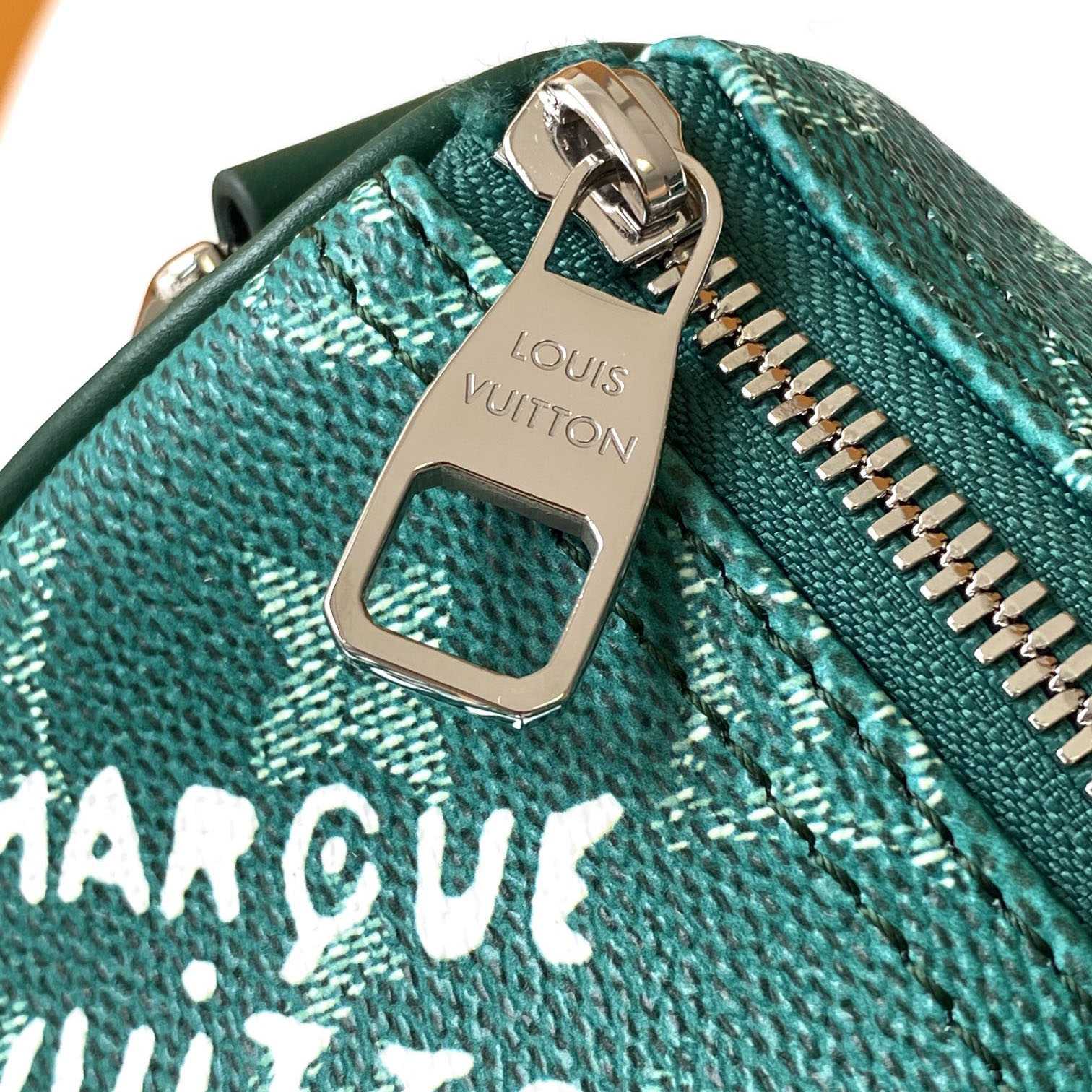 Louis Vuitton Keepall Bandoulière 25  M12684 - DopestKickz