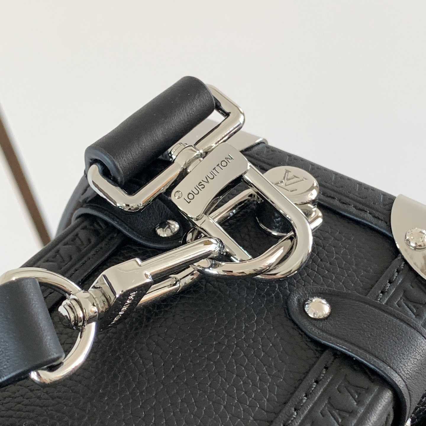 Louis Vuitton Side Trunk MM   M25160 - DopestKickz