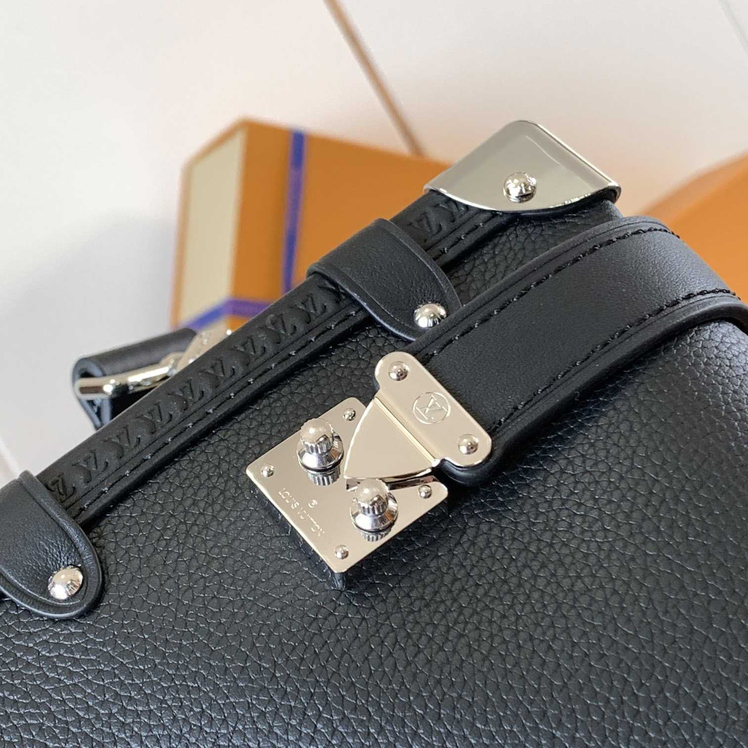 Louis Vuitton Side Trunk MM   M25160 - DopestKickz