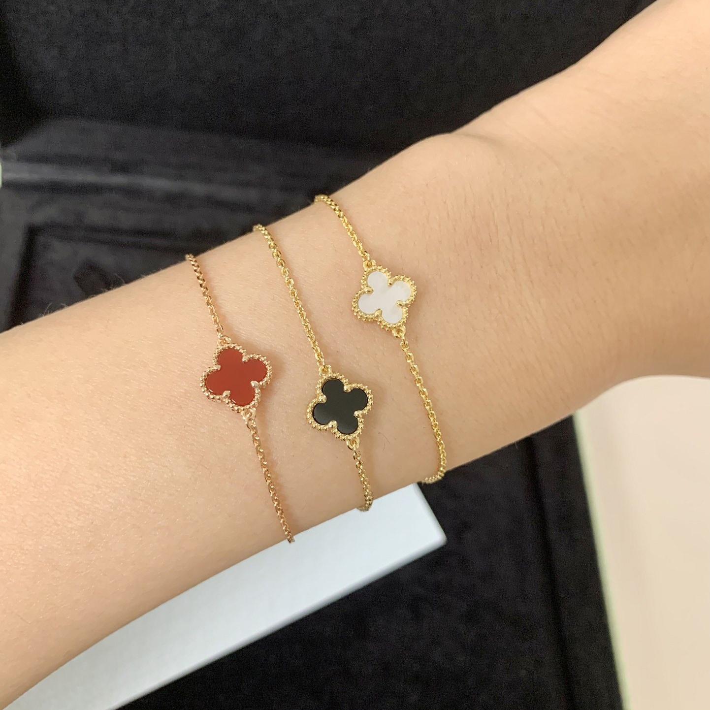 Van Cleef & Arpels Bracelet - DopestKickz