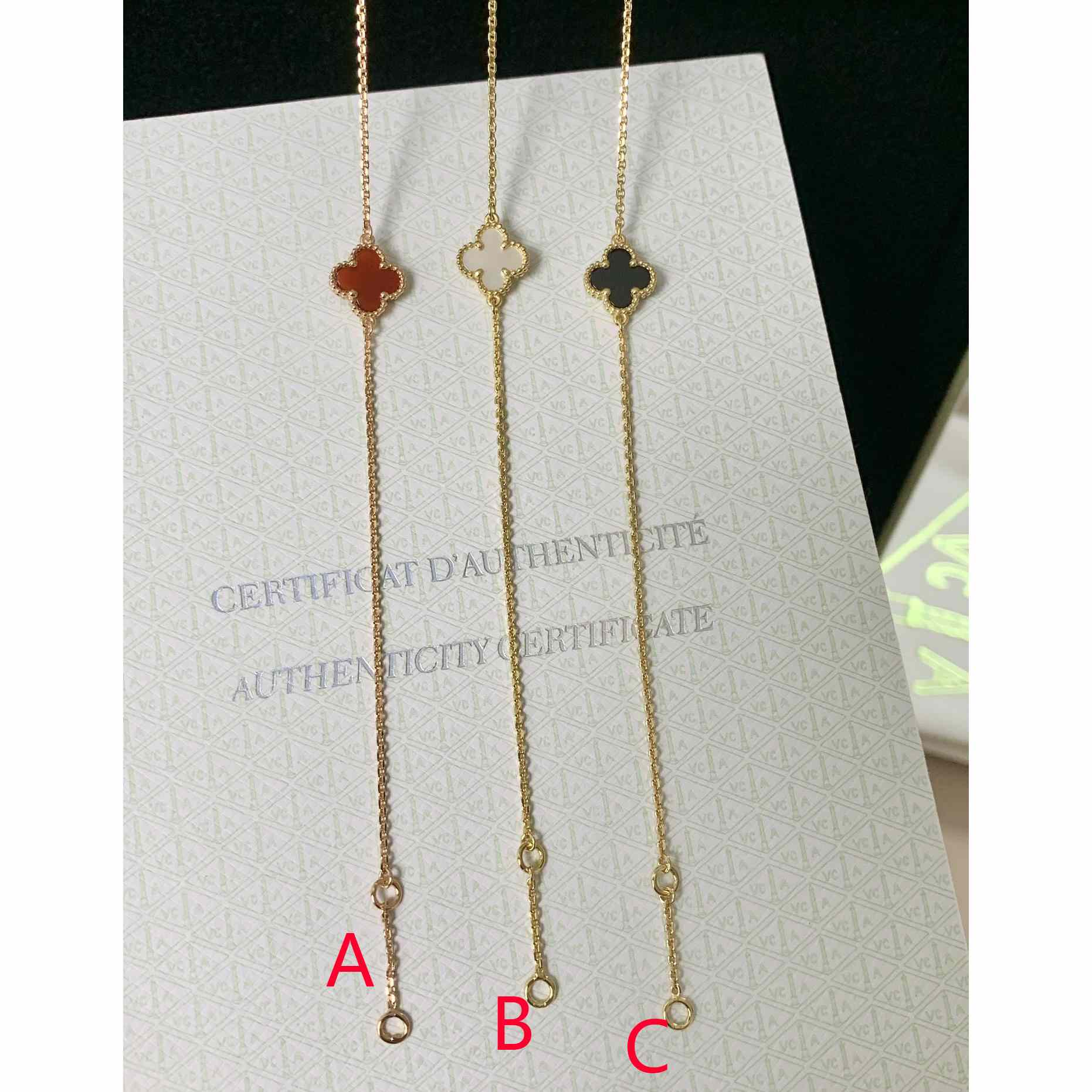 Van Cleef & Arpels Bracelet - DopestKickz