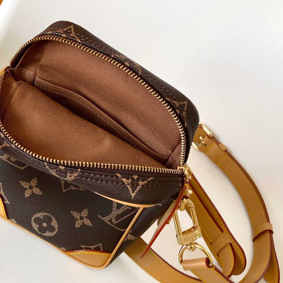 Louis Vuitton Danube   M14106 - DopestKickz