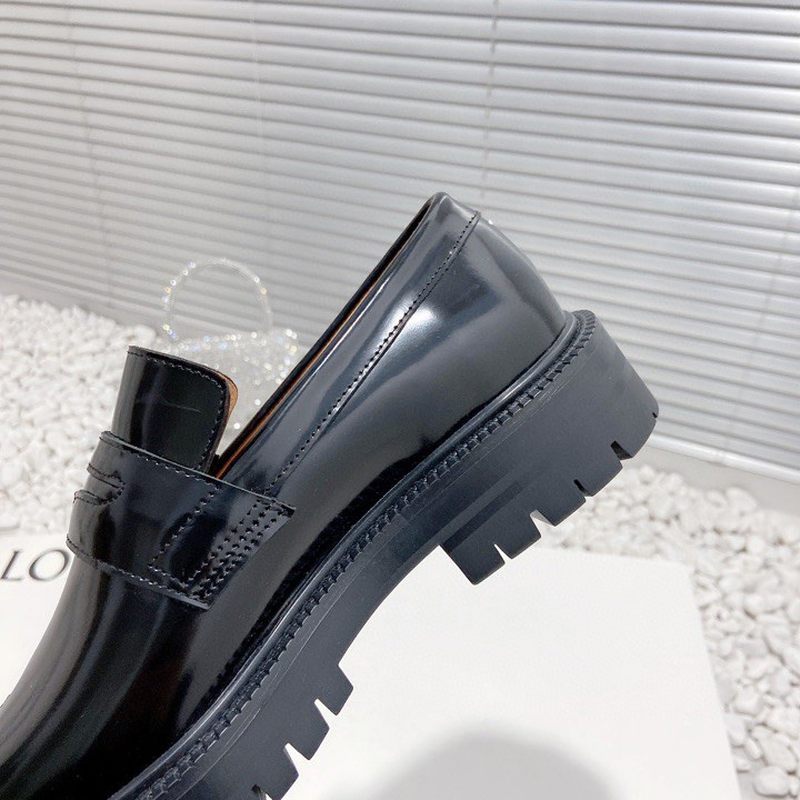 Maison Margiela Tabi Leather Loafers - DopestKickz