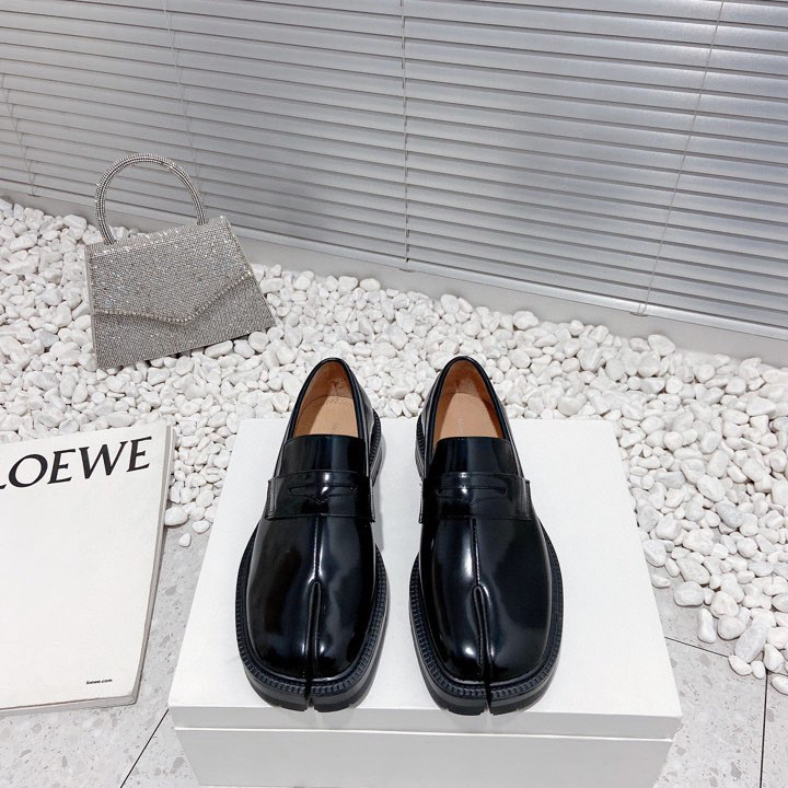 Maison Margiela Tabi Leather Loafers - DopestKickz