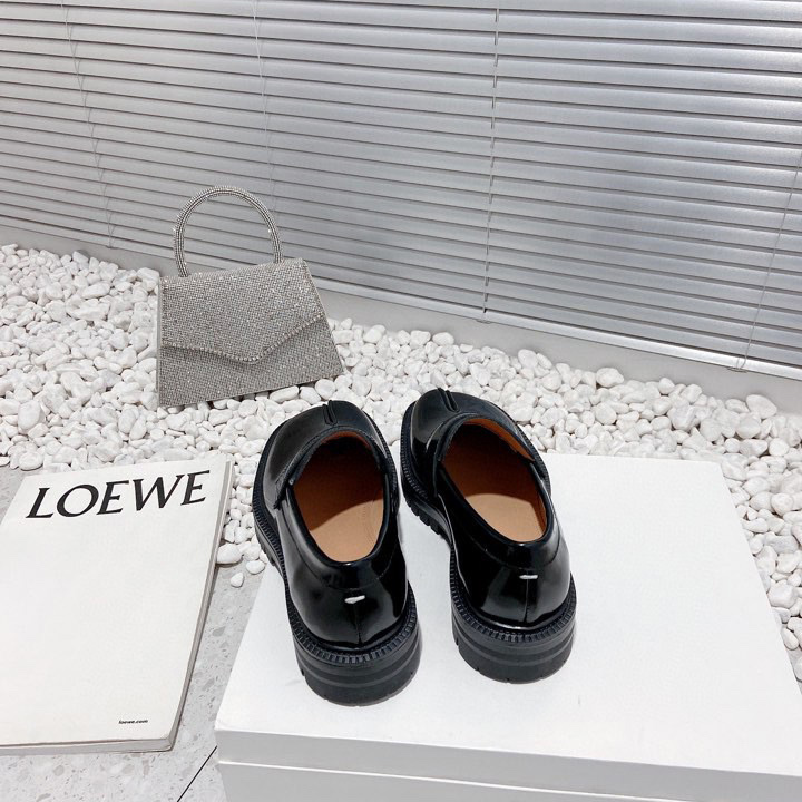 Maison Margiela Tabi Leather Loafers - DopestKickz