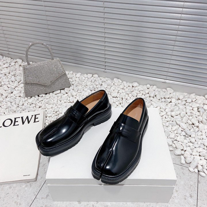 Maison Margiela Tabi Leather Loafers - DopestKickz